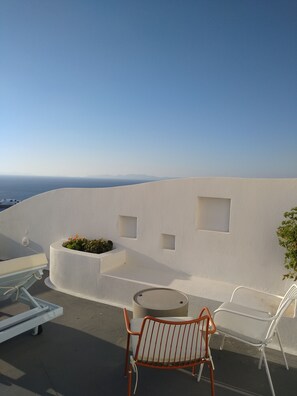 Executive House, Sea View | Terrace/patio - Sol Mate Suites (Santorini)