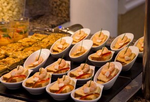 Frukostbuffé varje dag mot avgift
