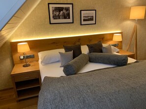 In-room safe, desk, blackout curtains, soundproofing - Rezidence Morris (Novy Bor)