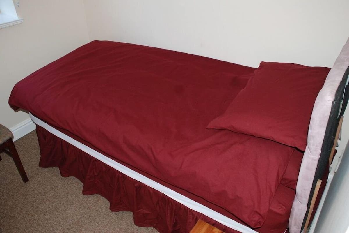 WiFi (free), bed sheets