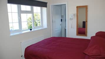 Double Room | Free WiFi, bed sheets