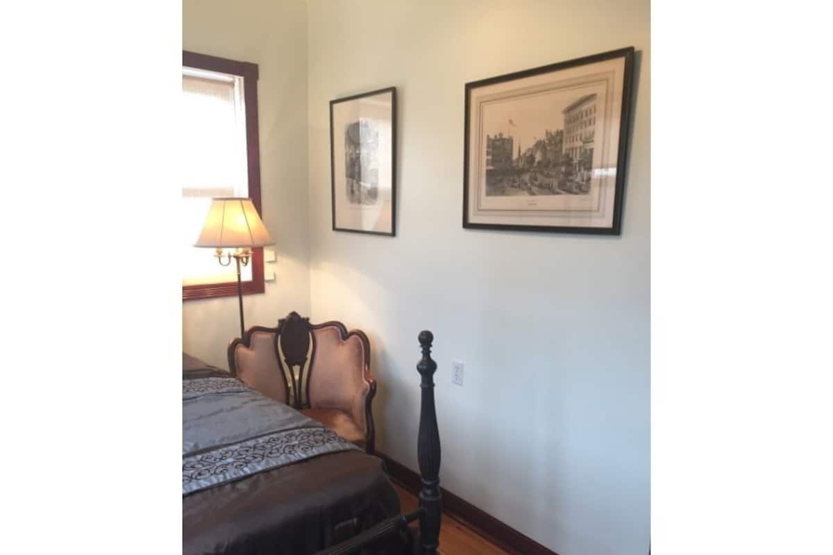 Standard Single Room, Shared Bathroom, City View (Andrew Suite)