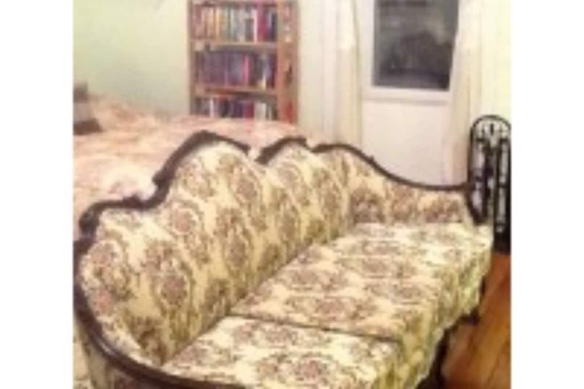 Double Room, Shared Bathroom (Natasha Suite)