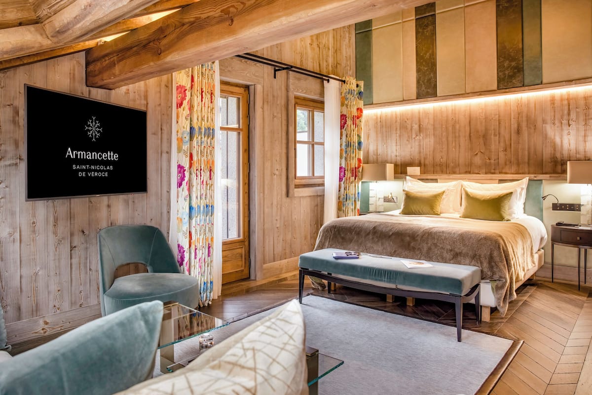 Ropa de cama de alta calidad y camas con pillow-top