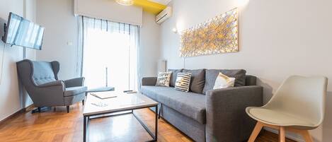 都會公寓 | 客廳 | 32 吋平面電視連數碼電視頻道、電視