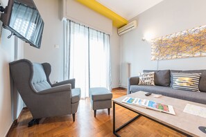 City-Apartment | Wohnbereich | 32-Zoll-Flachbildfernseher mit Digitalempfang, Fernseher