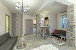 Deluxe Studio, Terrace (Artemis) | Hypo-allergenic bedding, minibar, individually decorated