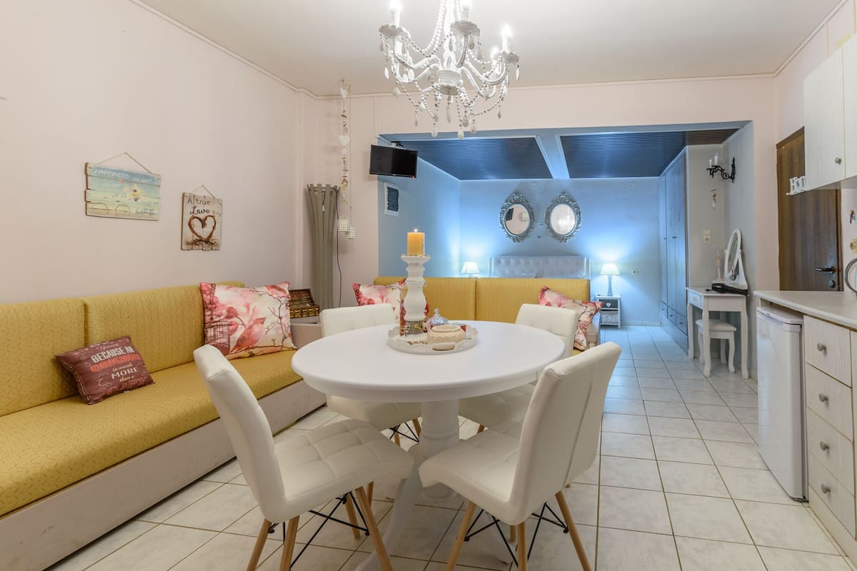 Estúdio luxo, vista para o mar (Ira) | Roupas de cama antialérgicas, frigobar, individualmente decorados