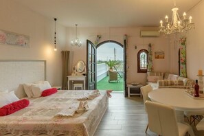 Hypo-allergenic bedding, minibar, individually decorated - Olympus Studios (Hersonissos)