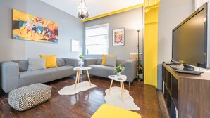 Familienapartment, 2 Schlafzimmer | Wohnzimmer | Flachbildfernseher