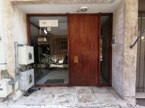 Property entrance - Stylish Apartment with Balcony  by Cloudkeys (Athens)