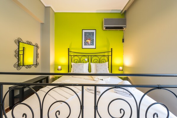 Family Apartment, 2 Bedrooms | 2 bedrooms, Egyptian cotton sheets, premium bedding - Stylish Apartment with Balcony  by Cloudkeys (Athens)