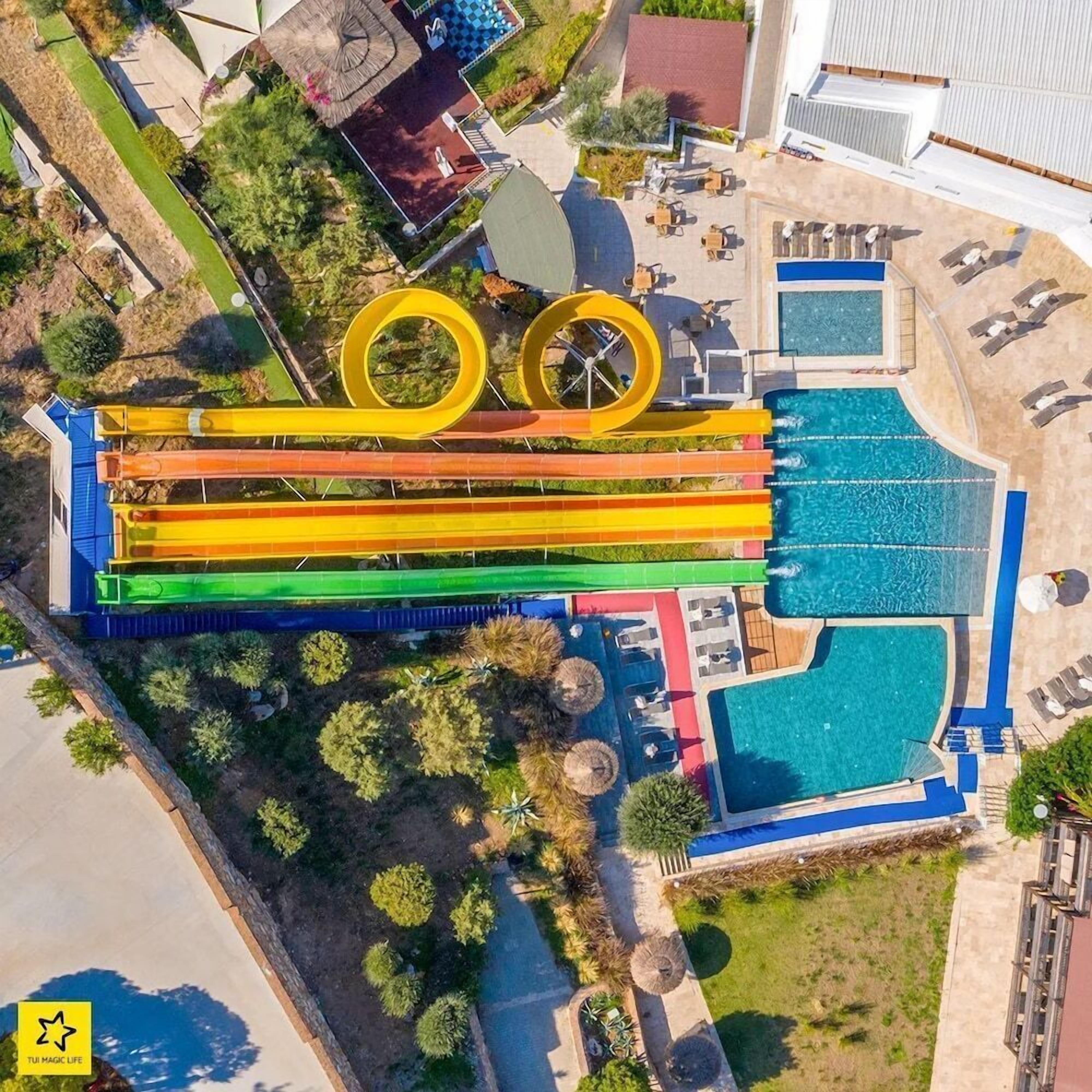 Indoor pool, outdoor pool