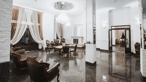 Lobby sitting area - Mardan Palace SPA Resort (Bukovel)