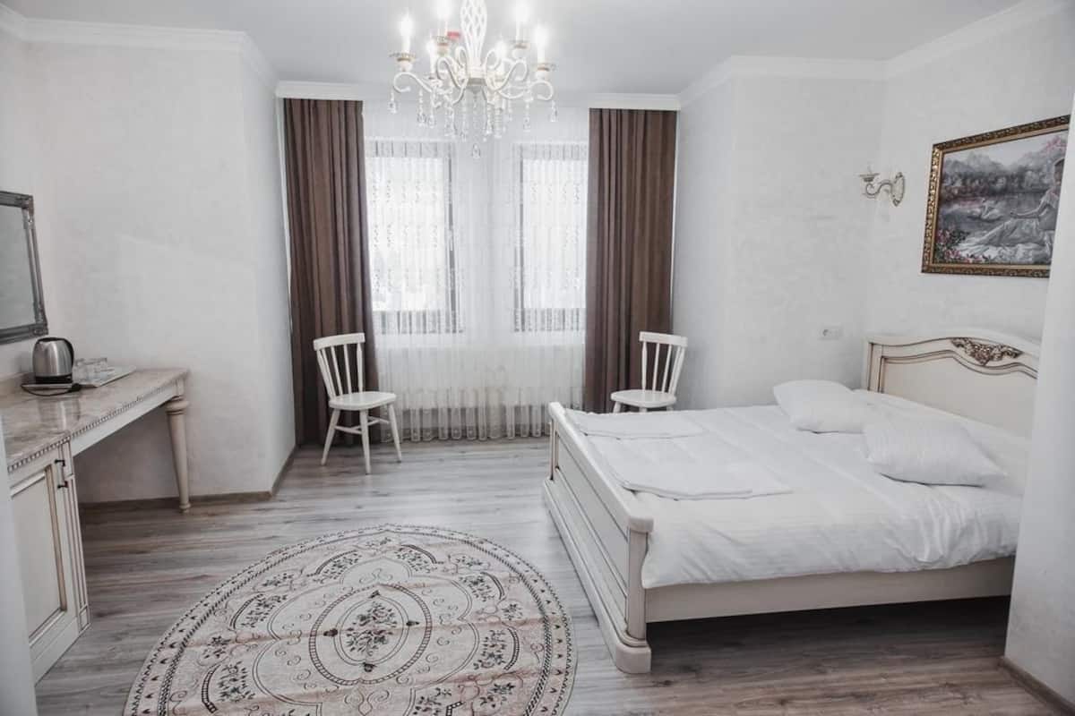 Superlux | Desk, blackout curtains, soundproofing, free WiFi