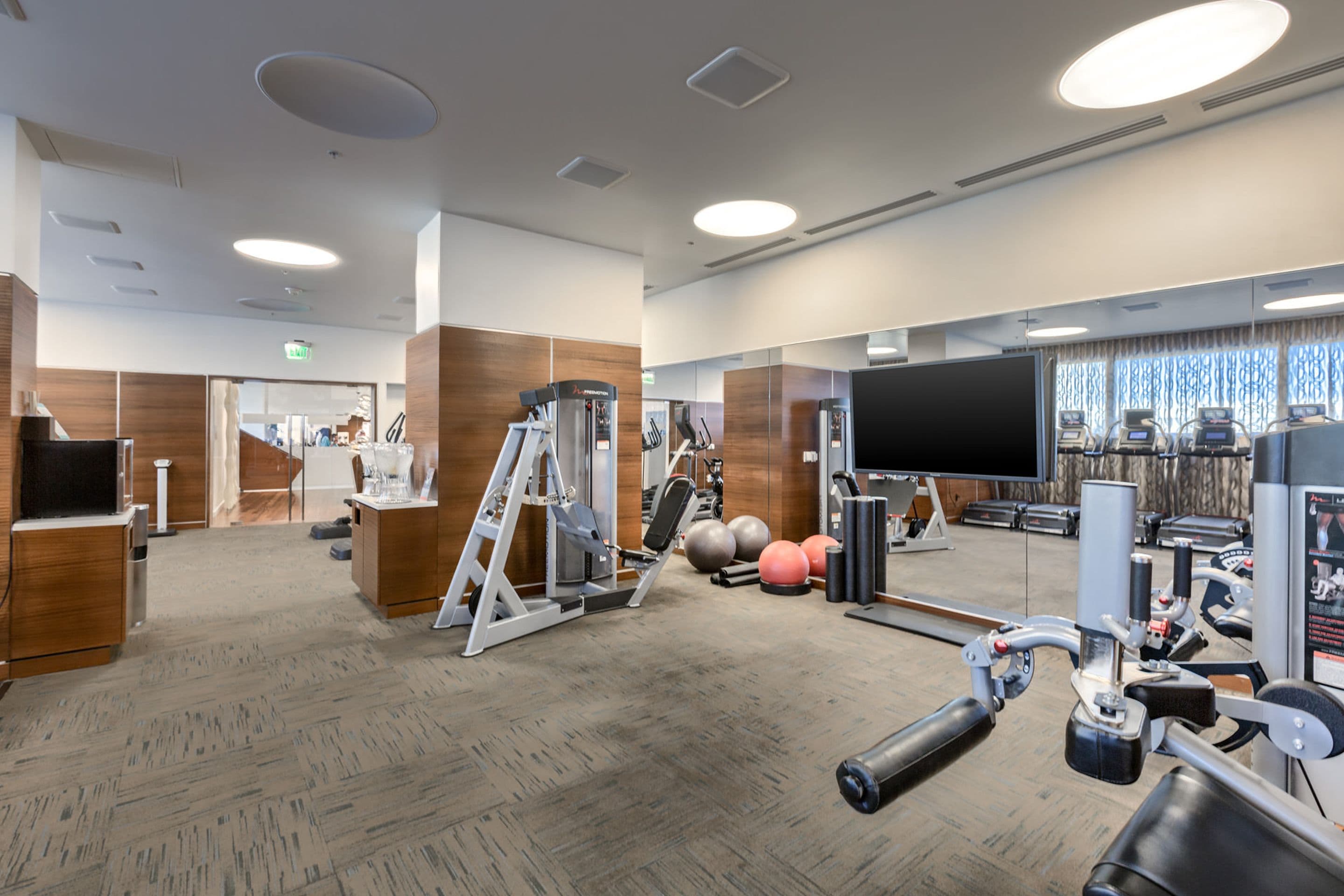 couples treatment room(s), sauna, hot tub, steam room, body treatments