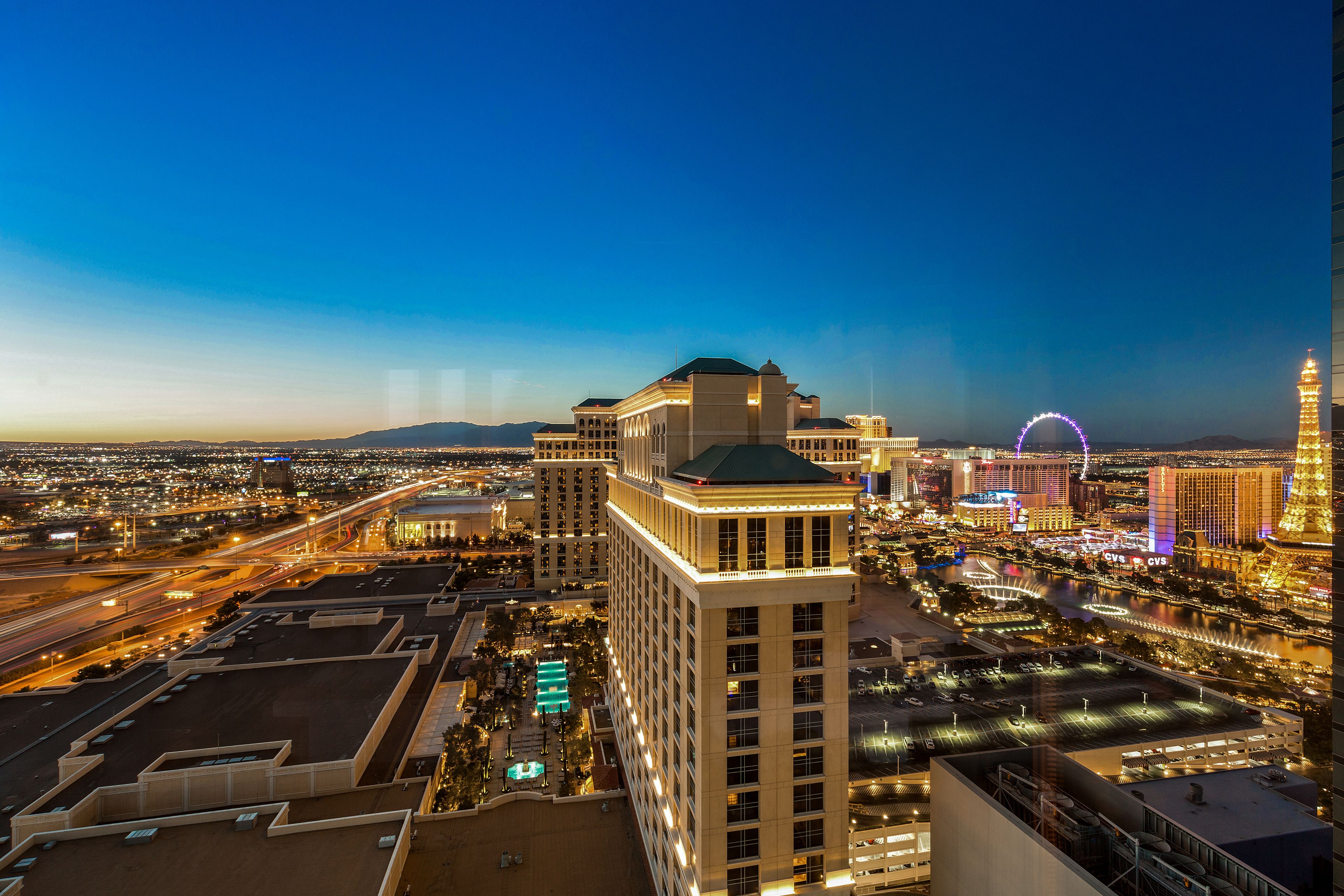 bellagio fountain view corner suite - 32nd floor | exterior