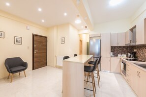 2 bedrooms, Egyptian cotton sheets, premium bedding - Elegant Home in Quiet Street  by Cloudkeys (Athens)