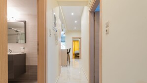 Căn hộ Cao cấp, tầng trệt