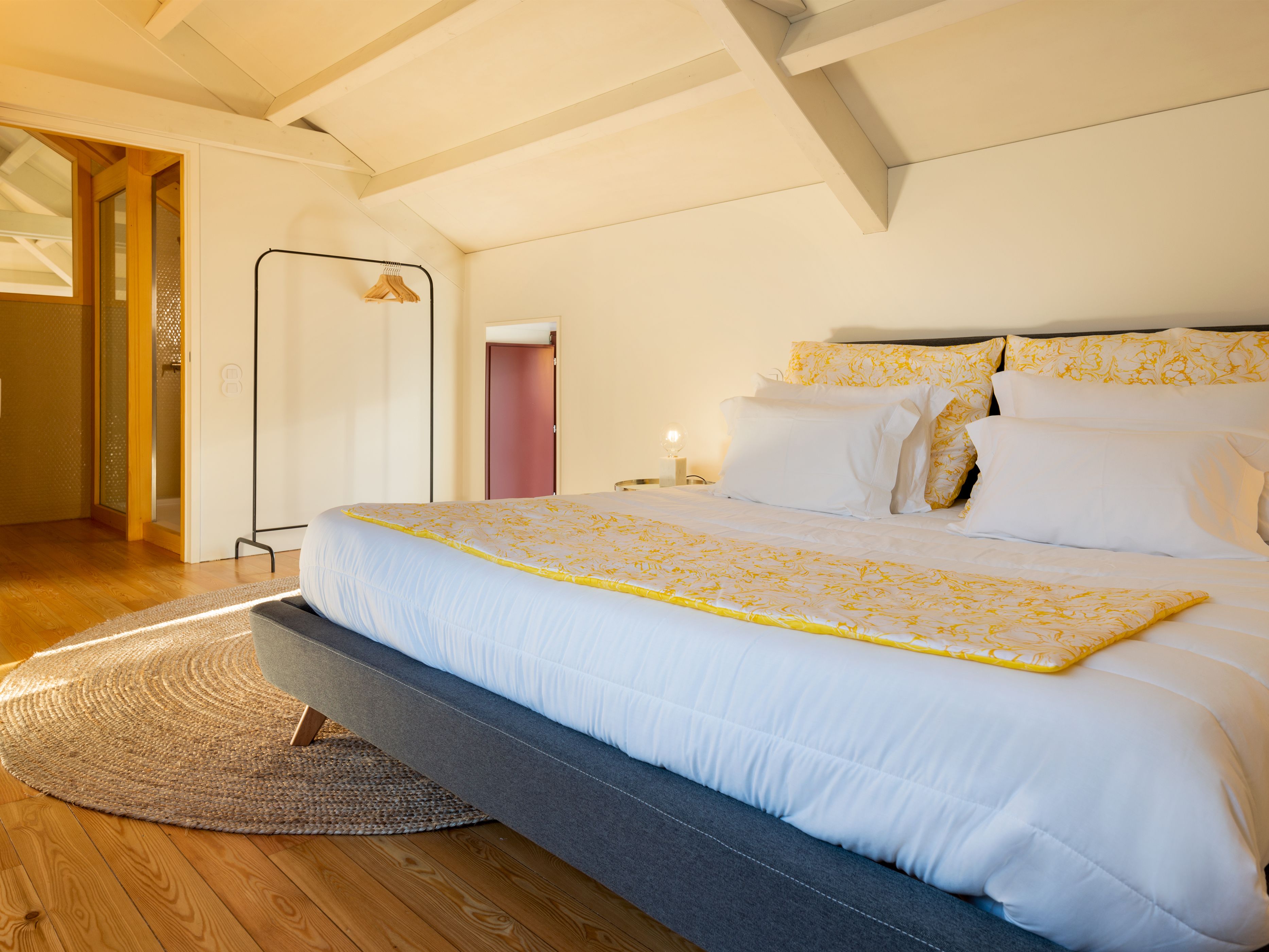 panoramic apartment, river view | premium bedding, minibar, individually decorated, individually furnished