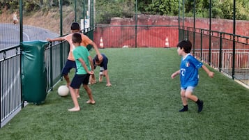 Tempat bermain anak - outdoor