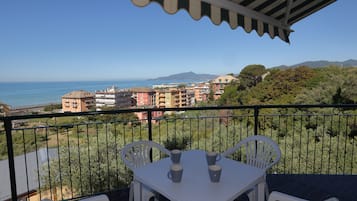 Bungalow, vista al mar | Vista al agua