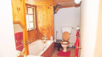 Rumah Keluarga, 3 kamar tidur | Kamar mandi | Bathtub dan shower terpisah, bathtub besar, dan pancuran hujan