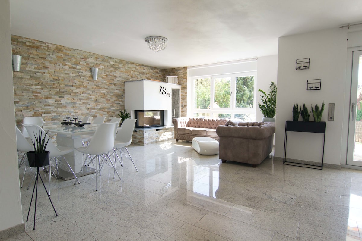 Superior Apartment (2) | Living area | Flat-screen TV