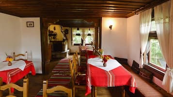 Free daily local cuisine breakfast