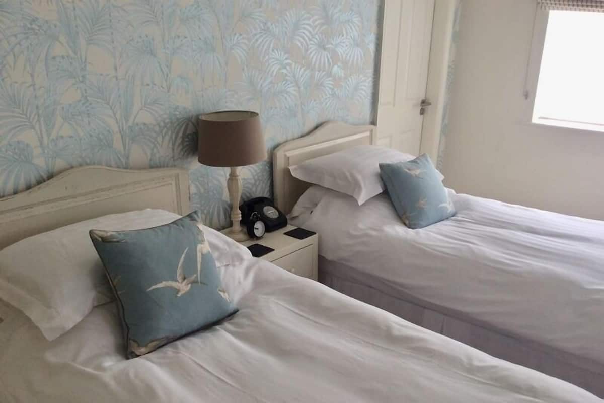 Kamer, 1 twee- of 2 eenpersoonsbedden (Non Pet Friendly) | Een strijkplank/strijkijzer, gratis wifi