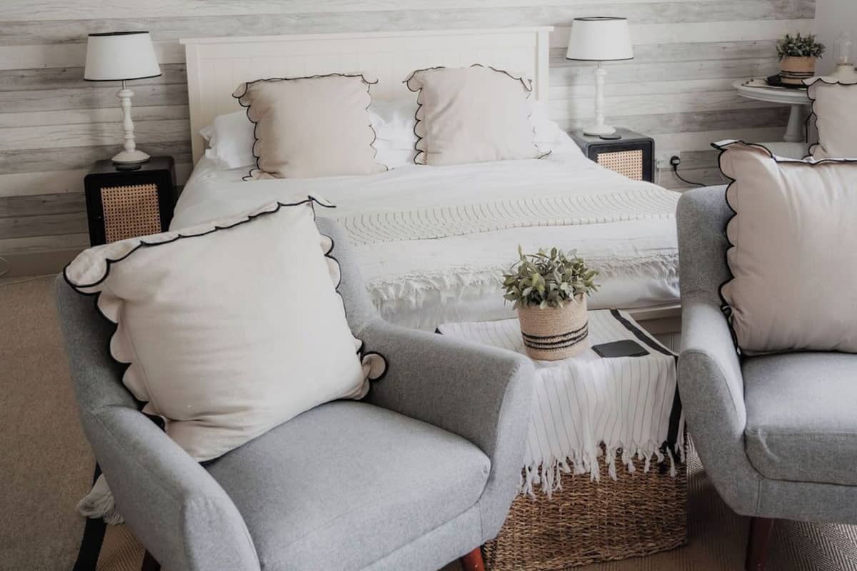 Family Room (Non Pet Friendly) | Iron/ironing board (on request), WiFi (free)