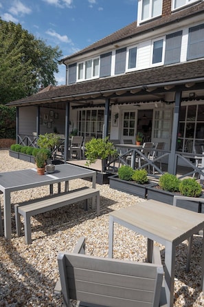 Exterior - The Beach House (Chichester)