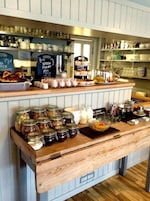 Desayuno completo gratuito y diario