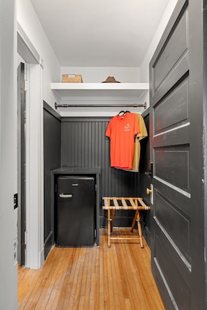 Basin Suite | Premium bedding, memory foam beds, individually decorated