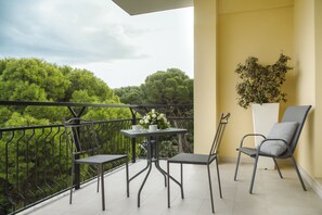 Minibar, coffres-forts dans les chambres, bureau, chambres insonorisées