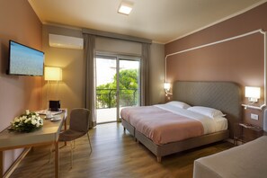 Minibar, in-room safe, desk, soundproofing - Mercury Rooms (Cagliari)