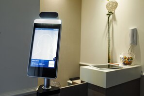 Reception - Mercury Rooms (Cagliari)