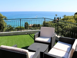 Sun deck