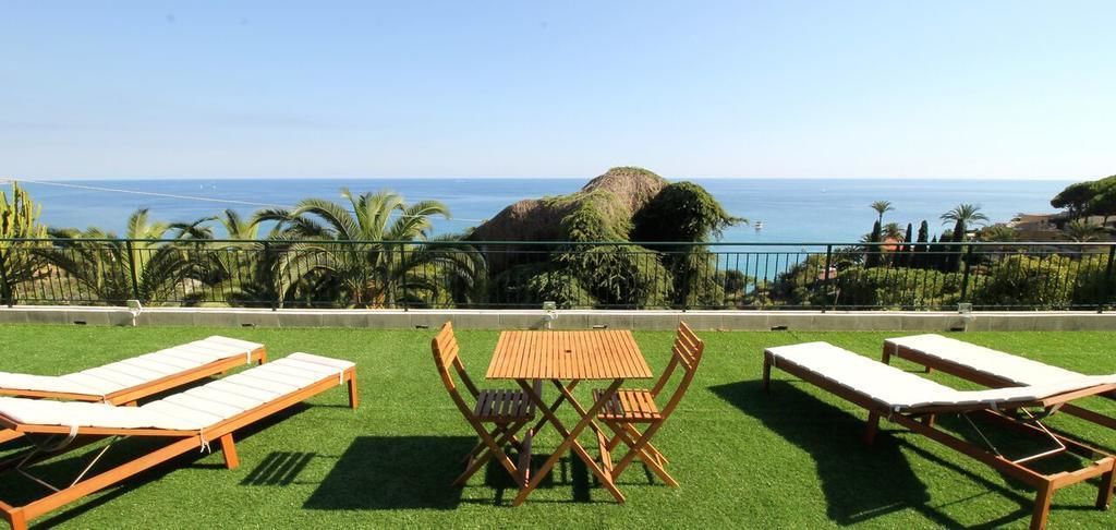 Sun deck