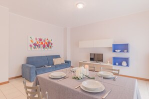 Apartment, 1 Bedroom | In-room dining - Alexis House (Varenna)