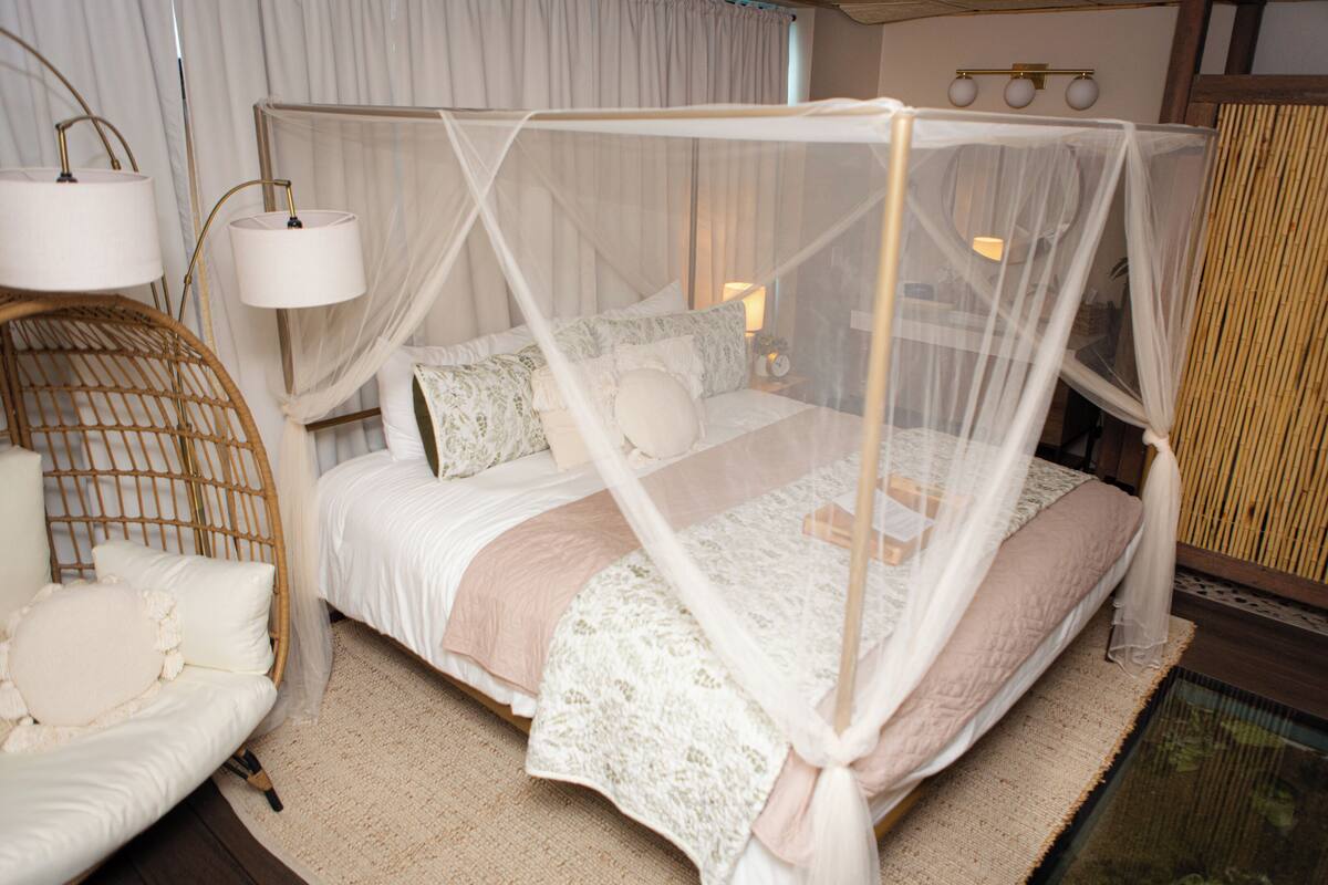 Tahiti | Individually decorated, soundproofing, free WiFi, bed sheets