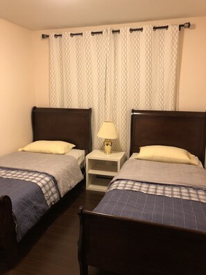 Room - Lucy Star Home by Elevate Rooms (Richmond)