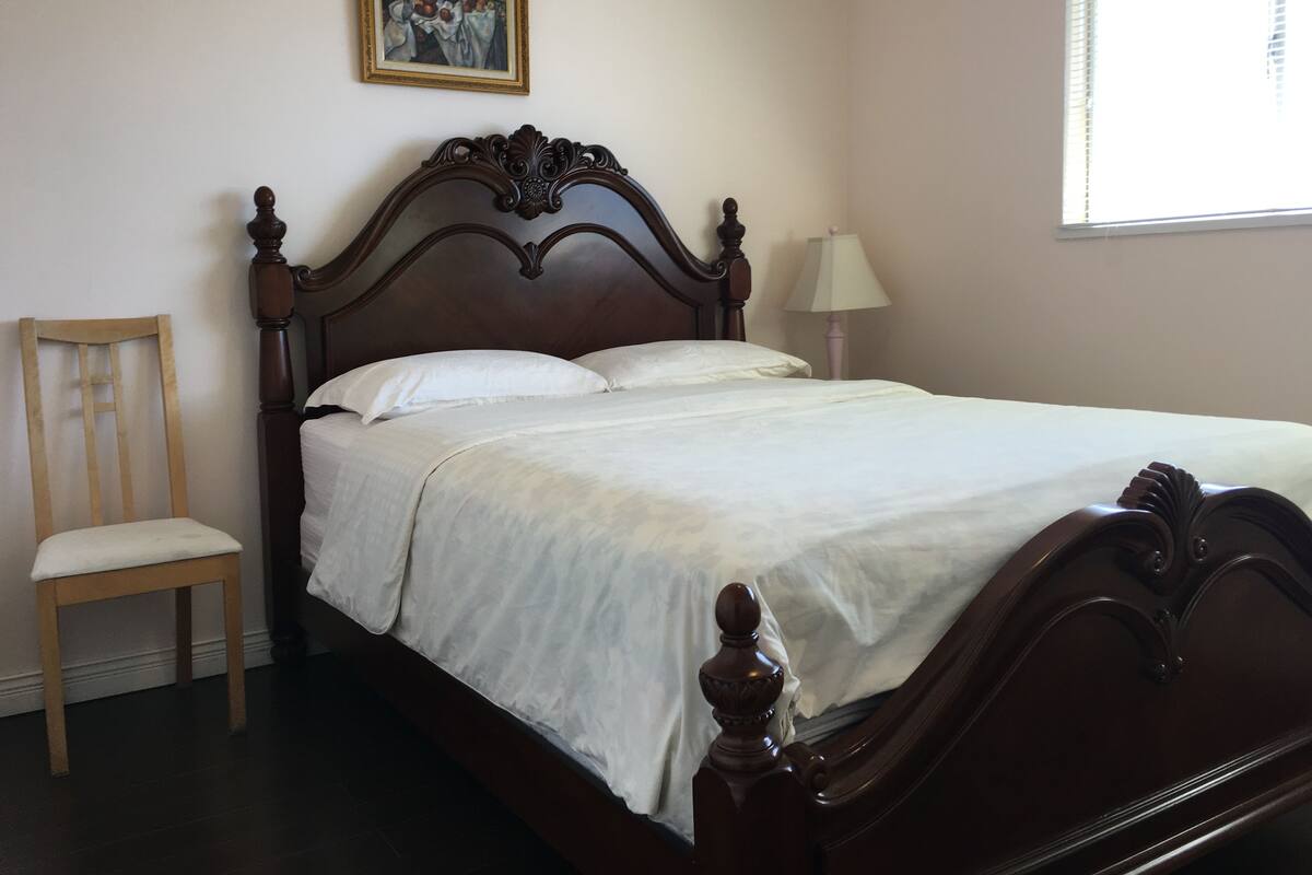 Desk, iron/ironing board, free WiFi, bed sheets