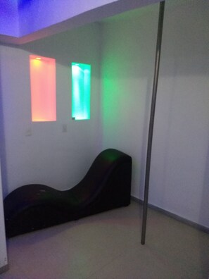 In-room safe, blackout drapes, free WiFi, bed sheets - Hotel Chilpancingo (Chilpancingo de los Bravo)