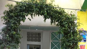 Entrada de la propiedad