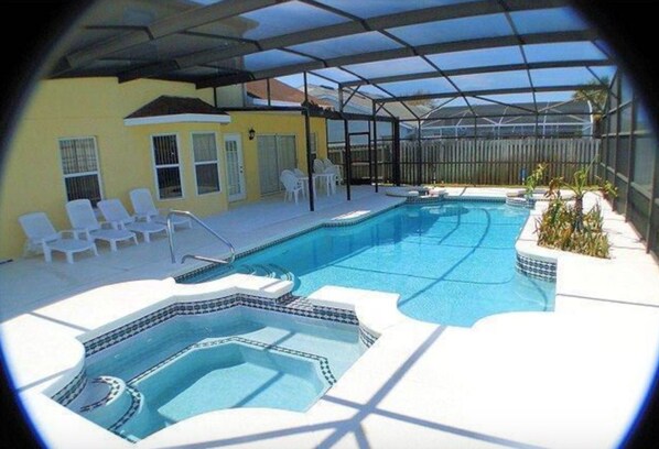 House, 5 Bedrooms | Outdoor pool