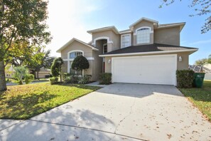 House, 5 Bedrooms | Front of property