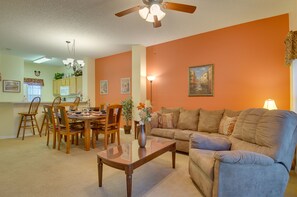 Hus, 3 soverom | Oppholdsområde | Flatskjerm-TV