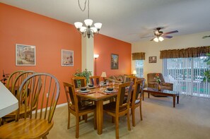 House, 3 Bedrooms | In-room dining