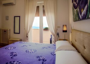 Minibar, décoration personnalisée, ameublement personnalisé, bureau